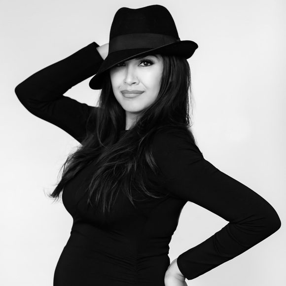 Meet your Posher, Aliya - Picture 2 of 3